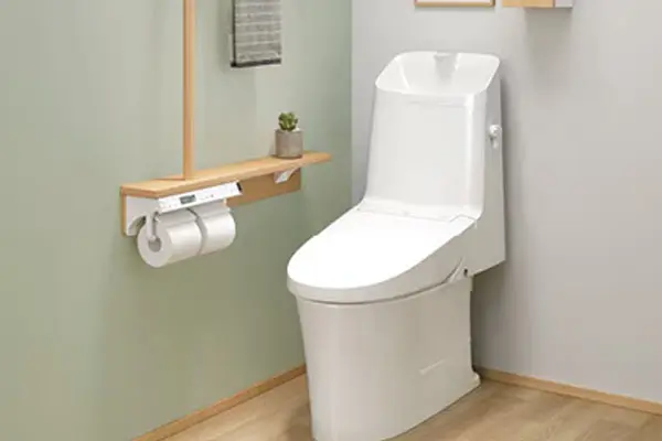 LIXIL『アメージュ便器（便座なし）』｜無駄がなく節水にもつながる 