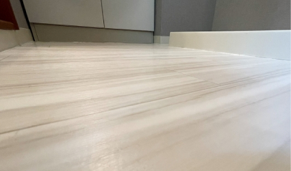 最新の洗面所の床